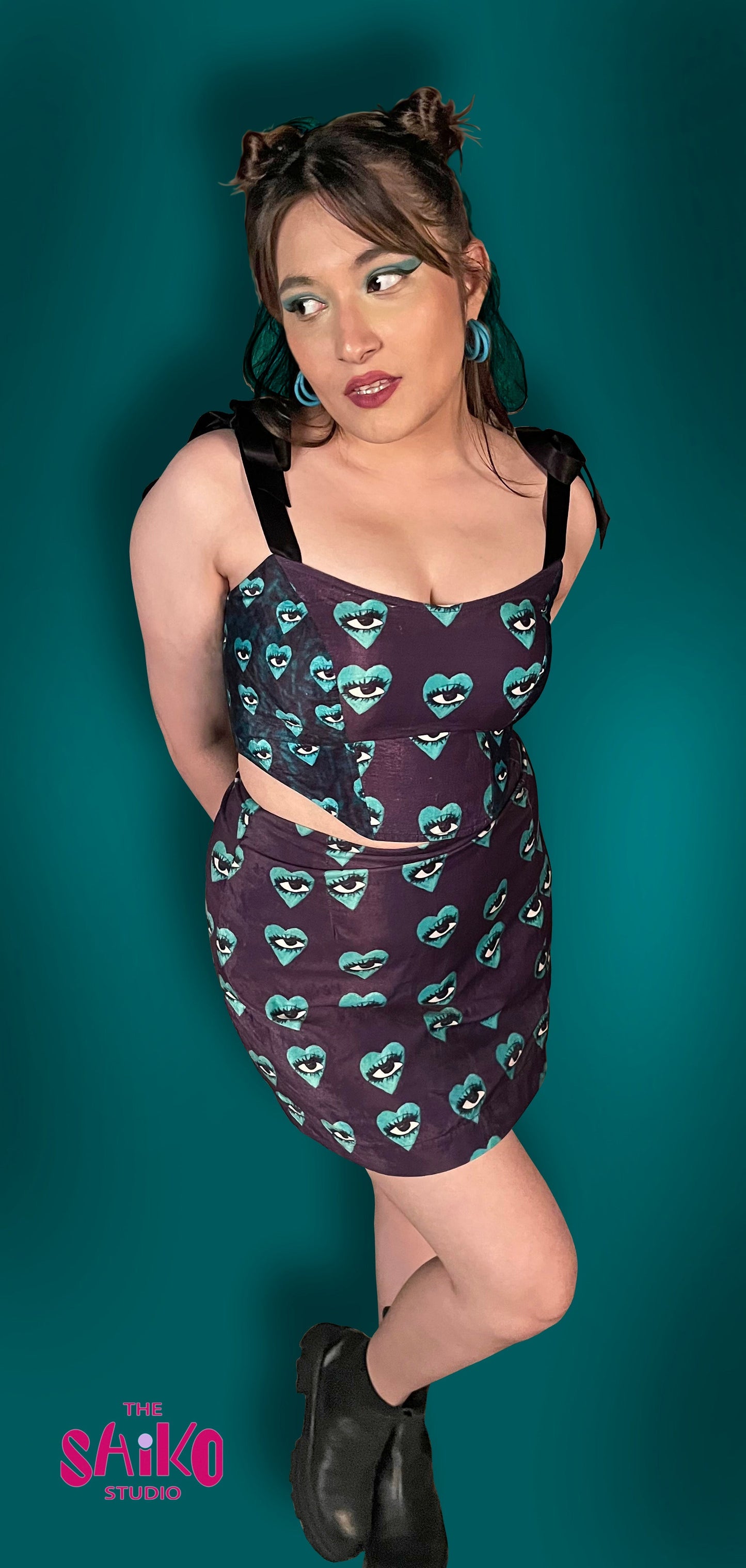 ALL EYES ON YOU VELVET SKIRT