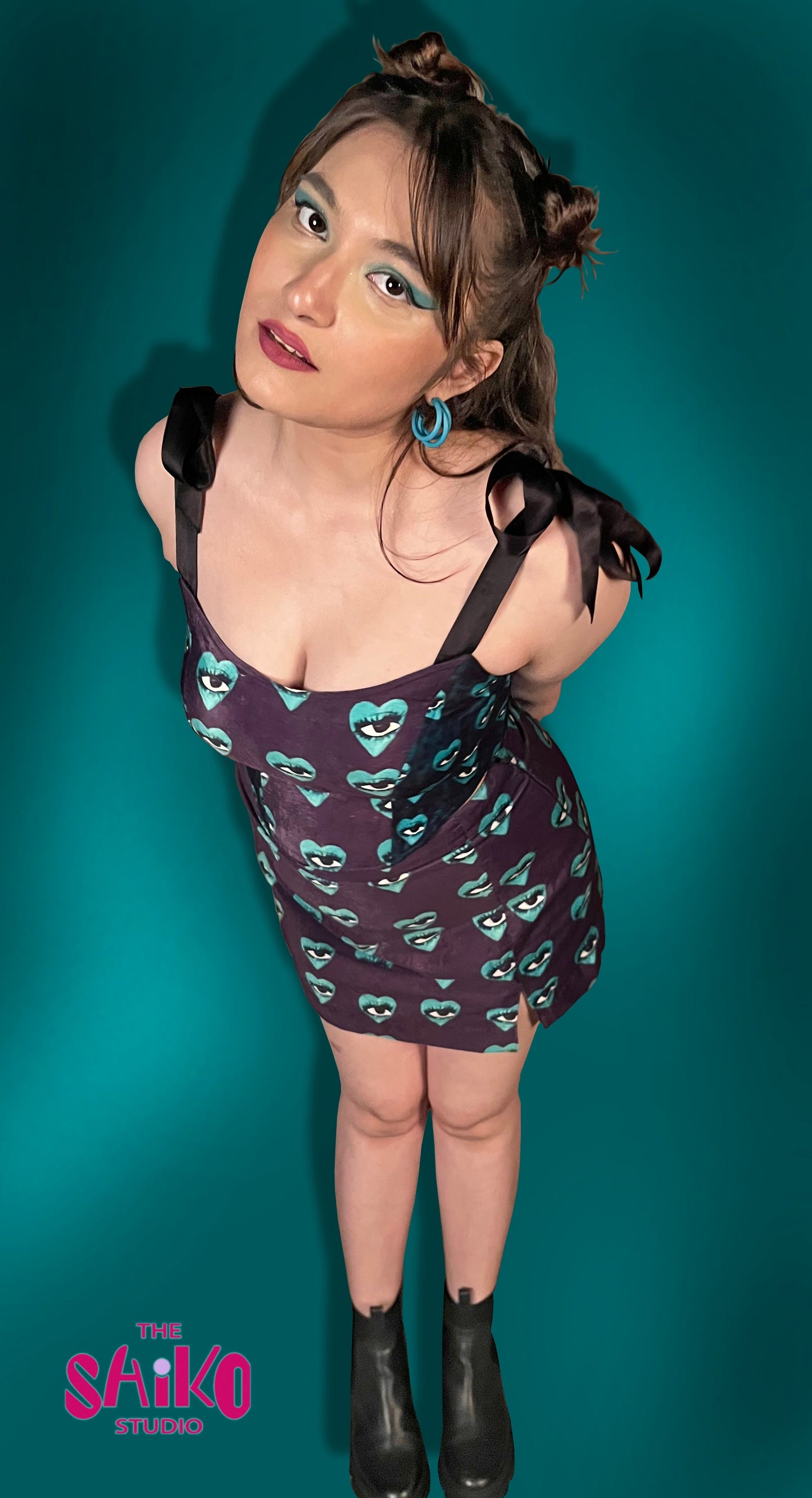 ALL EYES ON YOU VELVET SKIRT