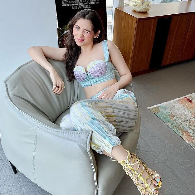 MOTION	THROUGH COLOUR BLOCKED CORSET